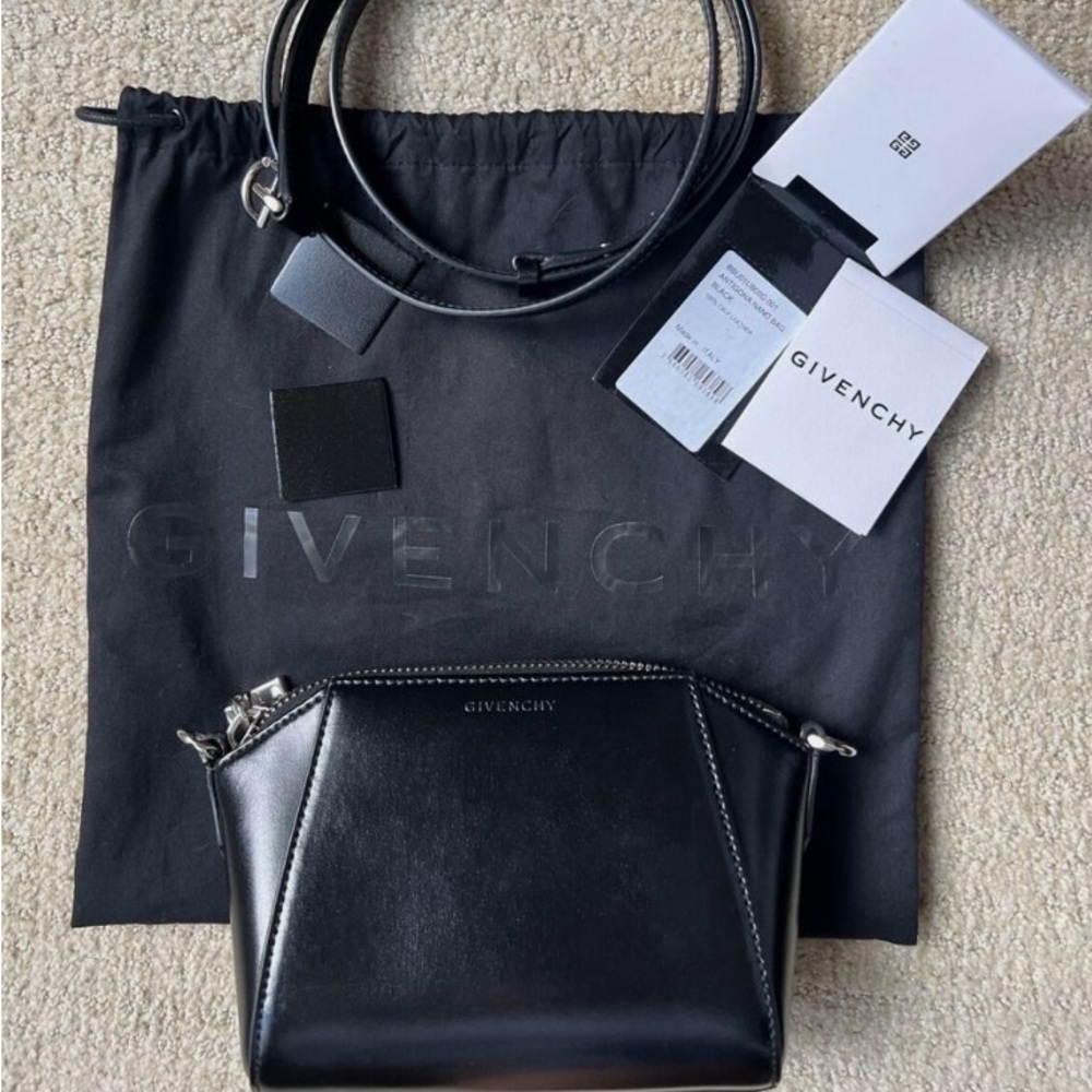 Givenchy Antigona Crossbody
Bag Leather Nano